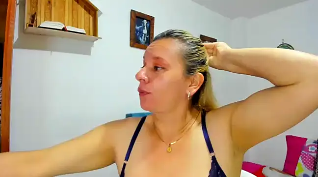 Snapshot of sofi_saliva2511 chatting on January 15, 2:35 pm sofi saliva2511 online show from January 15, 2:35 pm