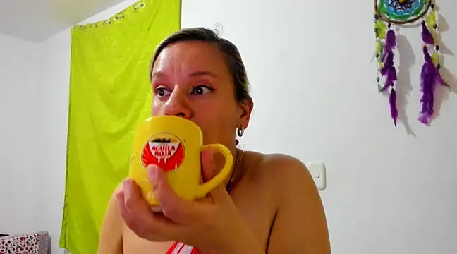 Snapshot of sofi_saliva2511 chatting on February 2, 10:02 am sofi saliva2511 online show from February 2, 10:02 am