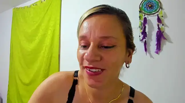 Snapshot of sofi_saliva2511 chatting on February 4, 6:06 pm sofi saliva2511 online show from February 4, 6:06 pm