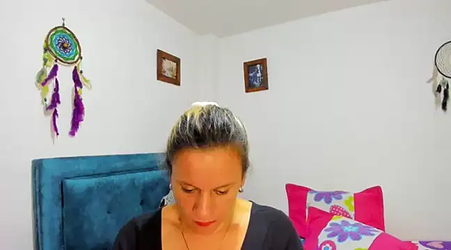 Snapshot of sofi_saliva2511 chatting on March 2, 12:09 am sofi saliva2511 online show from March 2, 12:09 am