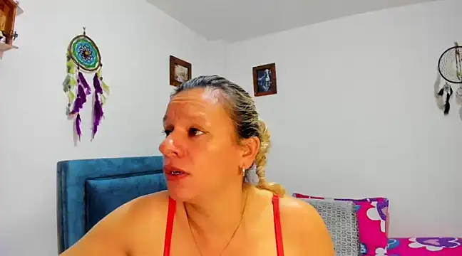 Snapshot of sofi_saliva2511 chatting on March 8, 3:35 pm sofi saliva2511 online show from March 8, 3:35 pm