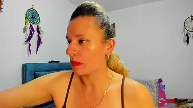 Snapshot of sofi_saliva2511 chatting on March 21, 1:34 am sofi saliva2511 online show from March 21, 1:34 am
