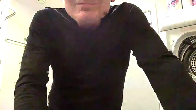 Snapshot of Parleg2 chatting on October 22, 4:29 pm Parleg2 online show from October 22, 4:29 pm