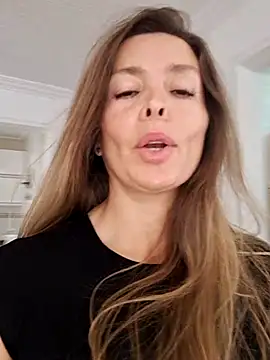 karina warthon online show from September 24, 5:38 pm