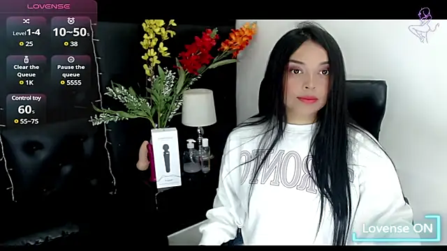 Snapshot of Carolaine01 chatting on March 20, 4:20 pm Carolaine01 online show from March 20, 4:20 pm