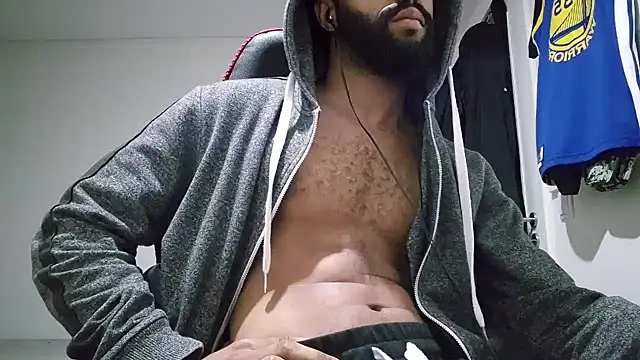 Snapshot of kevi_cocks chatting on January 2, 9:50 pm kevi cocks online show from January 2, 9:50 pm