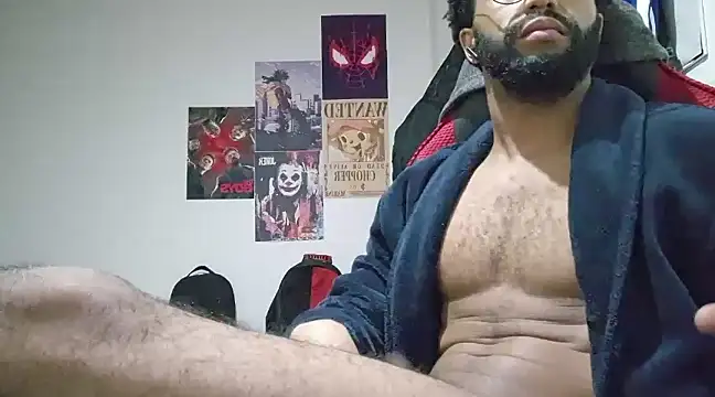 Snapshot of kevi_cocks chatting on January 6, 11:18 am kevi cocks online show from January 6, 11:18 am