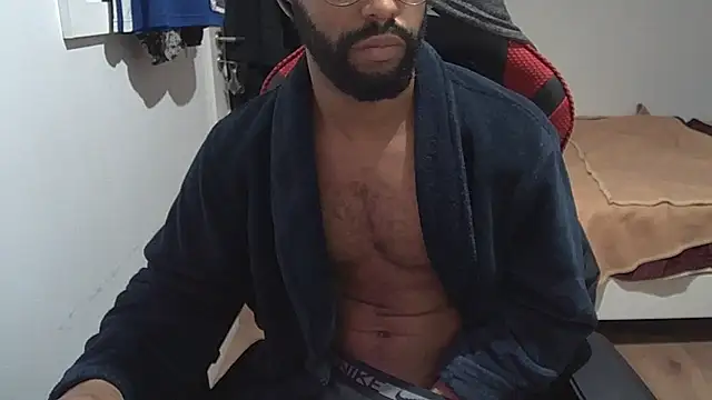 Snapshot of kevi_cocks chatting on January 10, 11:50 pm kevi cocks online show from January 10, 11:50 pm