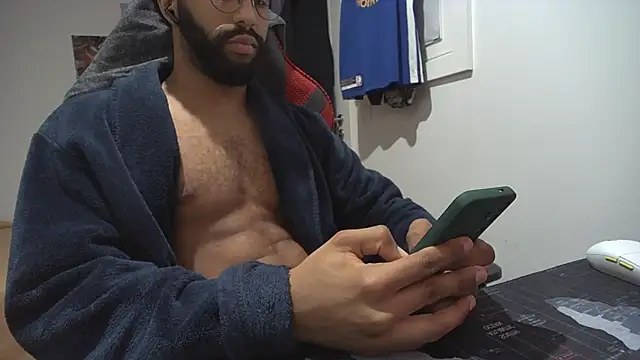 Snapshot of kevi_cocks chatting on January 12, 5:03 am kevi cocks online show from January 12, 5:03 am