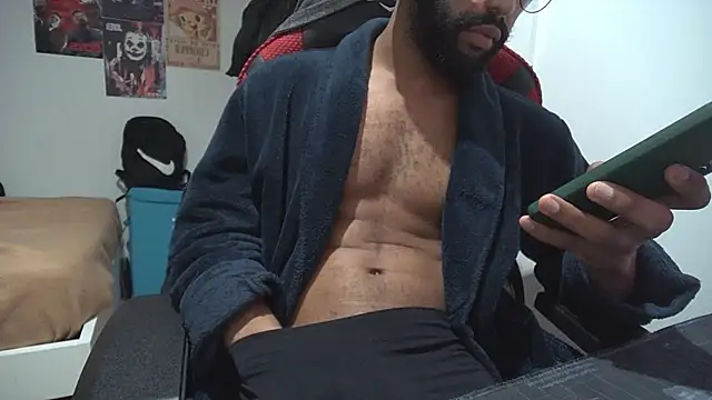 Snapshot of kevi_cocks chatting on January 18, 4:15 am kevi cocks online show from January 18, 4:15 am