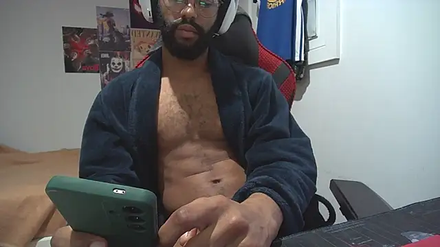 Snapshot of kevi_cocks chatting on January 23, 11:36 pm kevi cocks online show from January 23, 11:36 pm