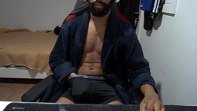 Snapshot of kevi_cocks chatting on January 26, 5:34 pm kevi cocks online show from January 26, 5:34 pm