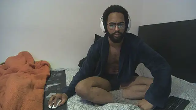 Snapshot of kevi_cocks chatting on February 5, 11:39 pm kevi cocks online show from February 5, 11:39 pm