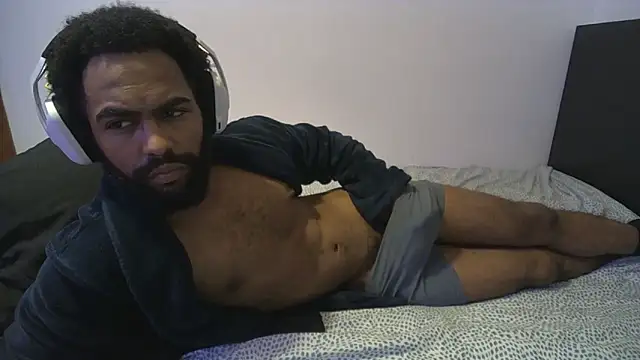 Snapshot of kevi_cocks chatting on February 11, 10:39 pm kevi cocks online show from February 11, 10:39 pm