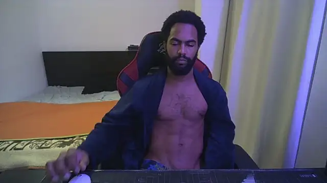 Snapshot of kevi_cocks chatting on February 15, 2:04 am kevi cocks online show from February 15, 2:04 am