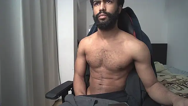 Snapshot of kevi_cocks chatting on March 15, 1:52 am kevi cocks online show from March 15, 1:52 am