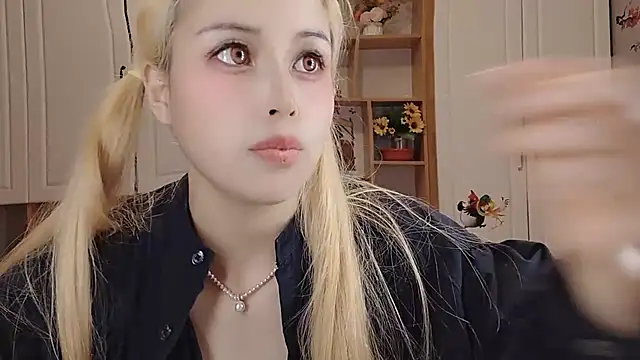 Snapshot of Lucky-xiuxiu chatting on March 12, 7:02 am Lucky-xiuxiu online show from March 12, 7:02 am