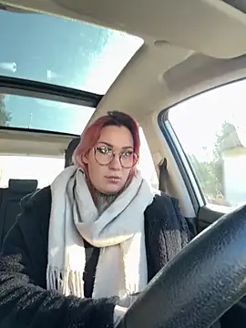 Mia-Fuchs online show from March 5, 8:43 am