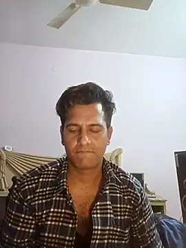 Snapshot of MAGNETICDADDY8 chatting on March 12, 1:19 pm MAGNETICDADDY8 online show from March 12, 1:19 pm