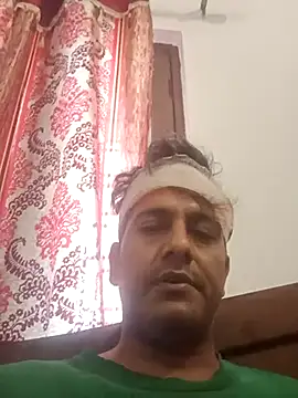 Snapshot of MAGNETICDADDY8 chatting on March 16, 5:47 am MAGNETICDADDY8 online show from March 16, 5:47 am