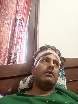 Snapshot of MAGNETICDADDY8 chatting on March 17, 12:25 pm MAGNETICDADDY8 online show from March 17, 12:25 pm