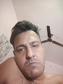 Snapshot of MAGNETICDADDY8 chatting on September 27, 10:48 pm MAGNETICDADDY8 online show from September 27, 10:48 pm