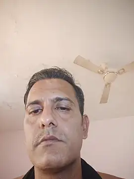 Snapshot of MAGNETICDADDY8 chatting on October 17, 10:18 am MAGNETICDADDY8 online show from October 17, 10:18 am