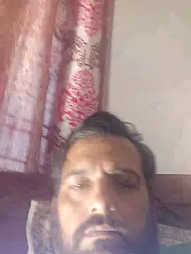 Snapshot of MAGNETICDADDY8 chatting on December 1, 2:49 am MAGNETICDADDY8 online show from December 1, 2:49 am