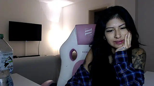QueenFernanda online show from January 11, 8:21 pm