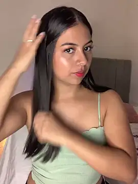 Julii- online show from March 1, 5:05 pm