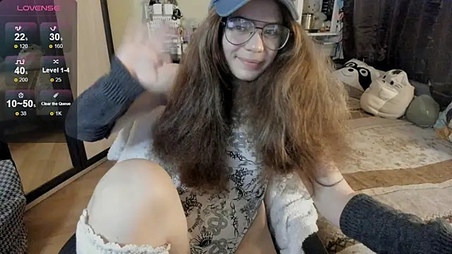 Snapshot of alexiamaleax chatting on December 14, 2:06 am alexiamaleax online show from December 14, 2:06 am