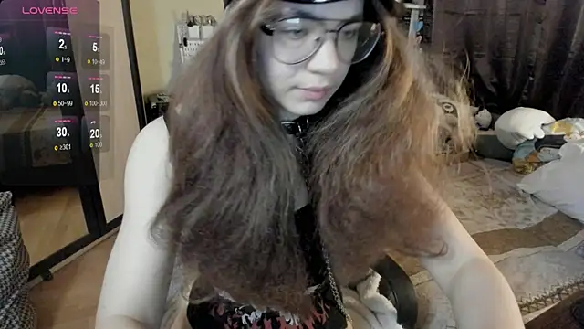 Snapshot of alexiamaleax chatting on December 22, 1:13 am alexiamaleax online show from December 22, 1:13 am