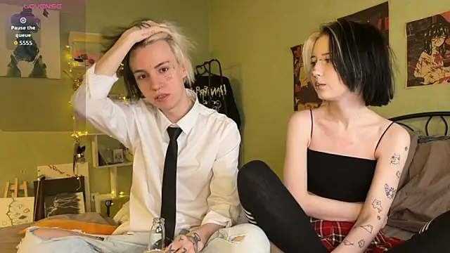 Snapshot of VeryRare_TwinS chatting on October 21, 11:38 pm VeryRare TwinS online show from October 21, 11:38 pm