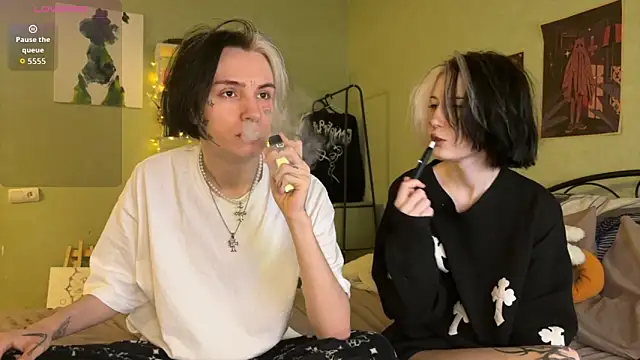 Snapshot of VeryRare_TwinS chatting on November 13, 11:47 pm VeryRare TwinS online show from November 13, 11:47 pm