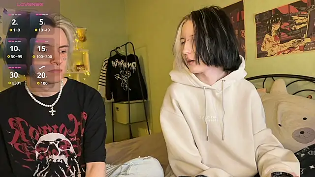 Snapshot of VeryRare_TwinS chatting on November 26, 2:01 am VeryRare TwinS online show from November 26, 2:01 am