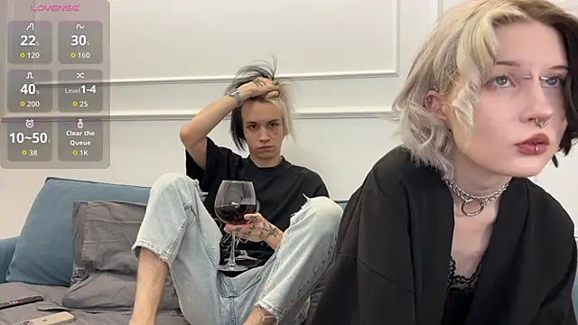 Snapshot of VeryRare_TwinS chatting on December 16, 6:18 am VeryRare TwinS online show from December 16, 6:18 am