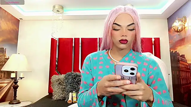 Snapshot of Diva_Smith02 chatting on February 3, 12:03 pm Diva Smith02 online show from February 3, 12:03 pm