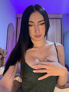 Snapshot of Maddy_Jones chatting on January 7, 2:47 am Maddy Jones online show from January 7, 2:47 am