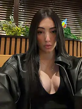 Snapshot of Maddy_Jones chatting on February 10, 2:26 am Maddy Jones online show from February 10, 2:26 am