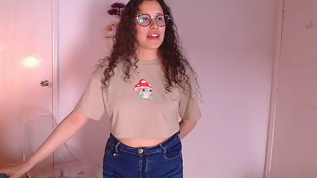 Snapshot of Charlotte__Miller chatting on February 11, 1:10 am Charlotte Miller online show from February 11, 1:10 am