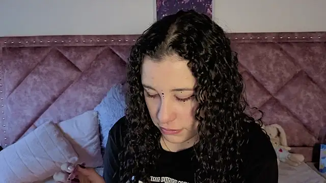 Snapshot of Charlotte__Miller chatting on September 9, 11:43 am Charlotte Miller online show from September 9, 11:43 am