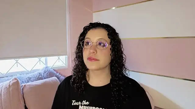 Snapshot of Charlotte__Miller chatting on October 2, 11:39 am Charlotte Miller online show from October 2, 11:39 am