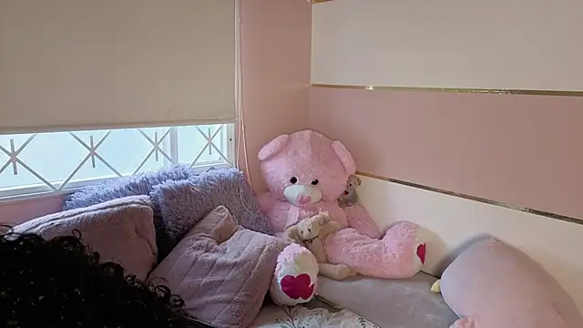 Snapshot of Charlotte__Miller chatting on October 7, 11:40 am Charlotte Miller online show from October 7, 11:40 am