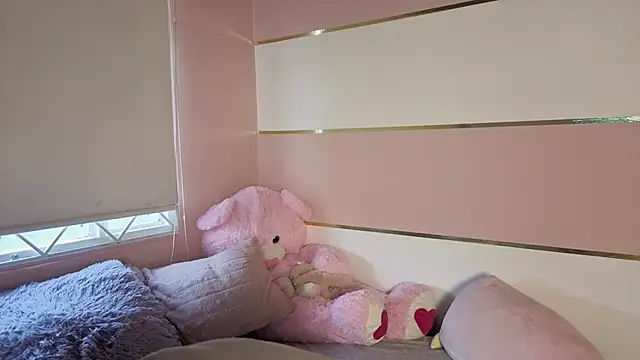 Snapshot of Charlotte__Miller chatting on October 17, 11:46 am Charlotte Miller online show from October 17, 11:46 am