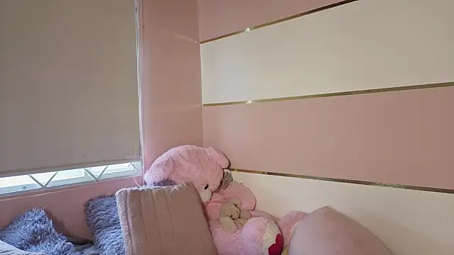 Snapshot of Charlotte__Miller chatting on October 25, 11:40 am Charlotte Miller online show from October 25, 11:40 am