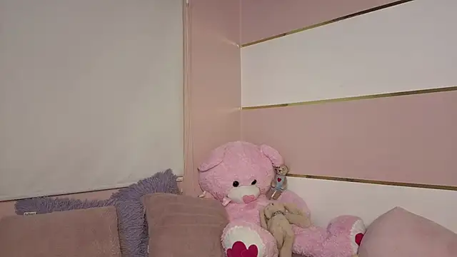 Snapshot of Charlotte__Miller chatting on October 26, 11:42 pm Charlotte Miller online show from October 26, 11:42 pm