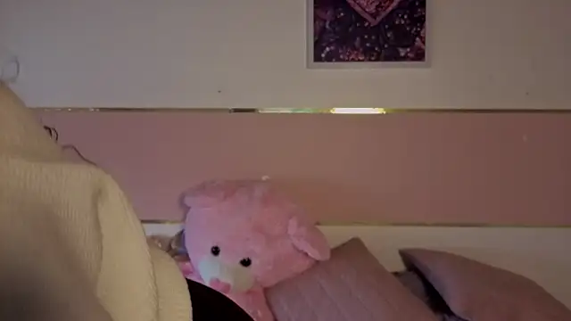 Snapshot of Charlotte__Miller chatting on November 20, 12:05 pm Charlotte Miller online show from November 20, 12:05 pm