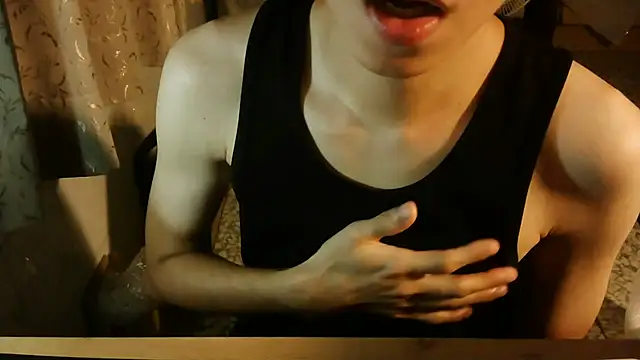 KYU890428 online show from October 12, 6:29 pm