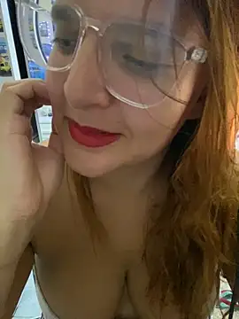 Snapshot of AliceRuivinha2 chatting on January 24, 9:26 pm AliceRuivinha2 online show from January 24, 9:26 pm