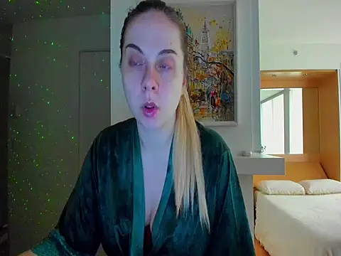 Snapshot of HappyIva chatting on January 23, 8:56 pm HappyIva online show from January 23, 8:56 pm